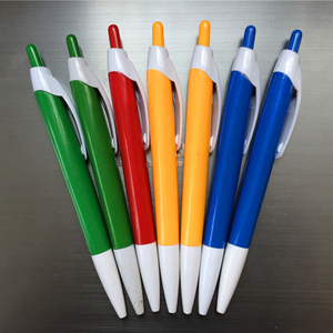 依諾外貿(mào)服裝與英達(dá)文教用品批發(fā) 雙軌并行，品質(zhì)為本